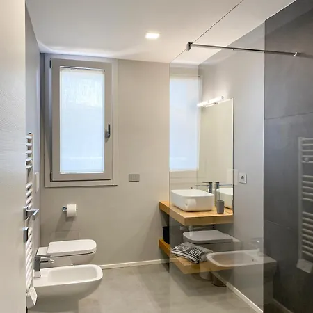 Martina Palace Apartamento Peschiera del Garda